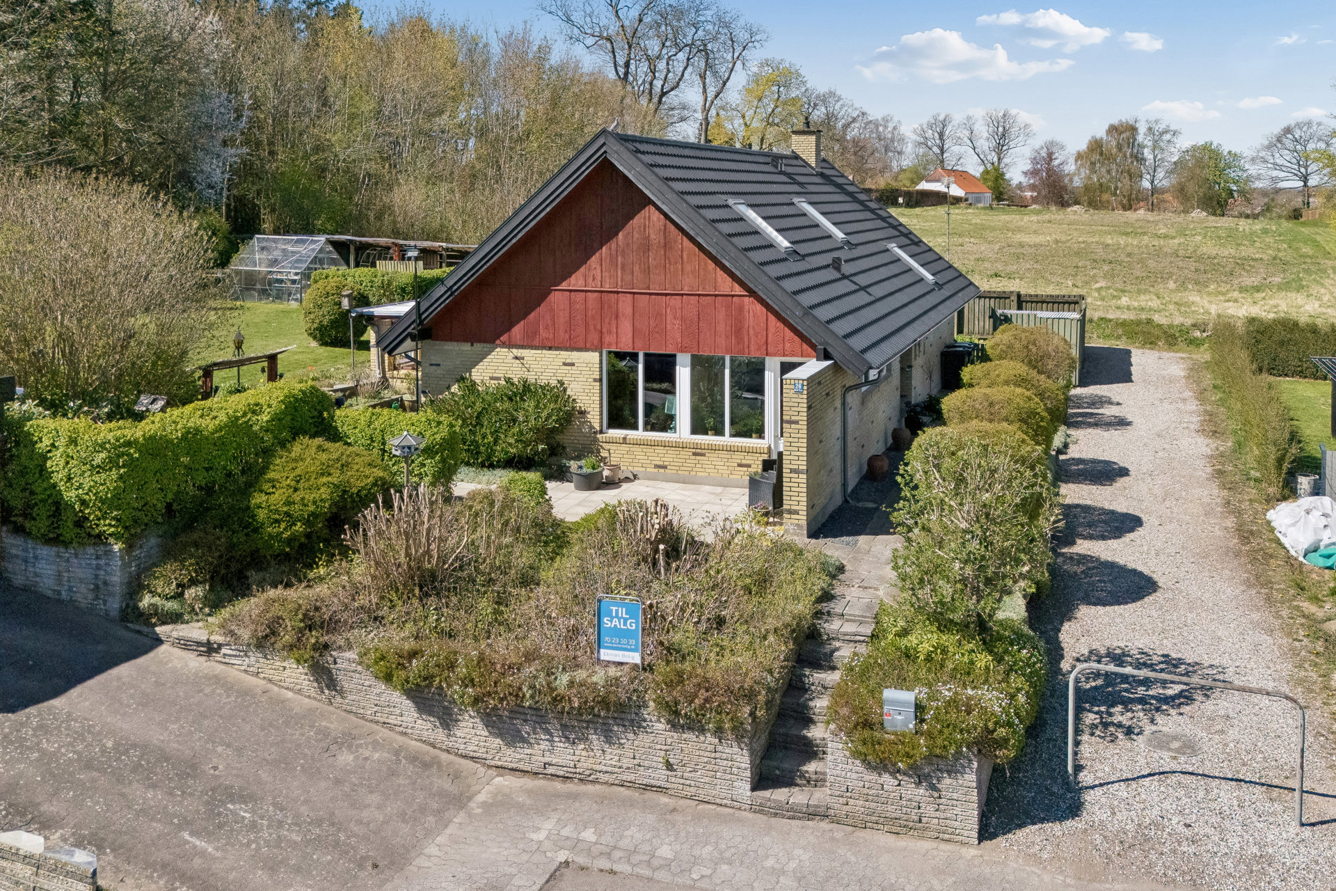 Rummelig villa i Gadstrup med grønne omgivelser og god beliggenhed